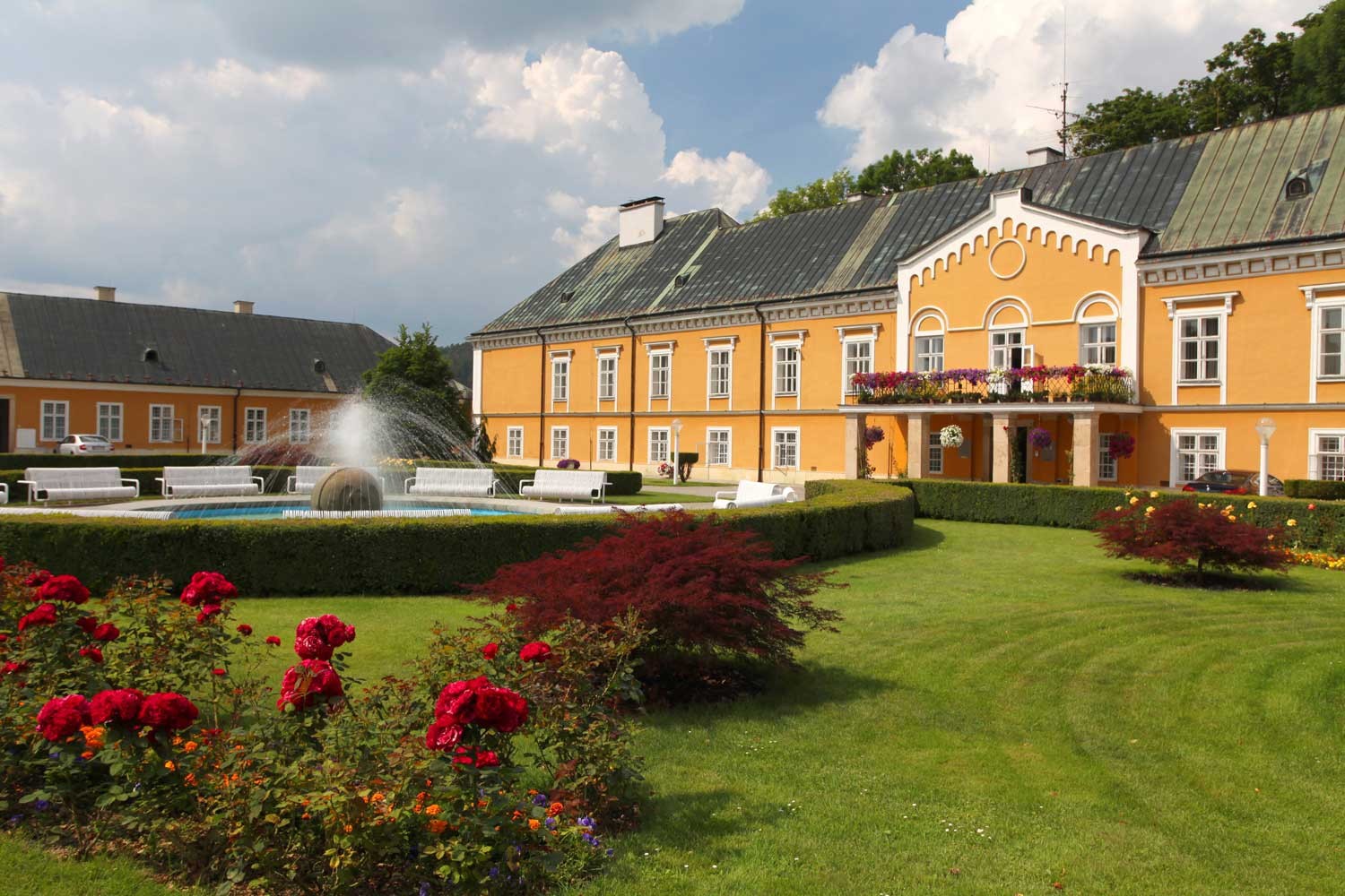 Kaštieľ Lednické Rovne